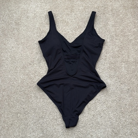 Andie V Neck Classic Black Scoop Back One Piece Swimsuit Size XL - Picture 3 of 8